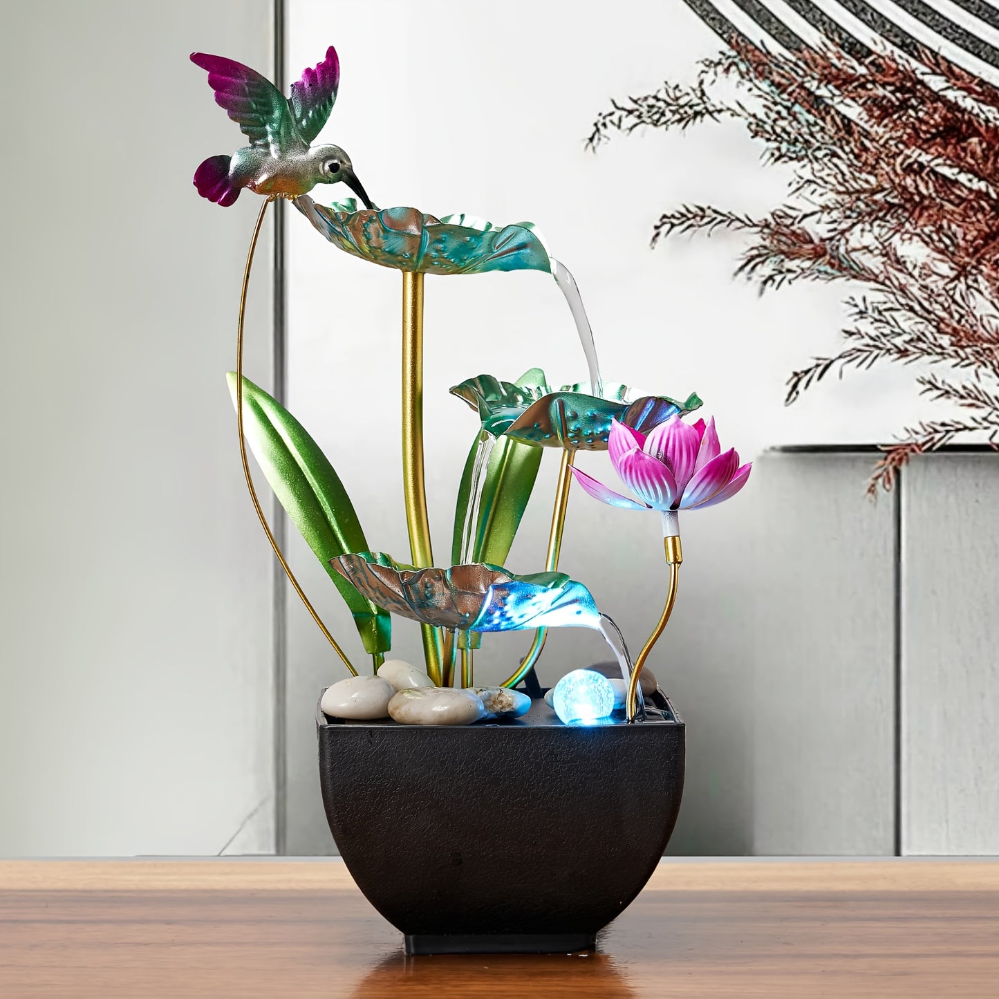 Fonte em forma de cascata em formato de beija-flor de 3 níveis com sons relaxantes