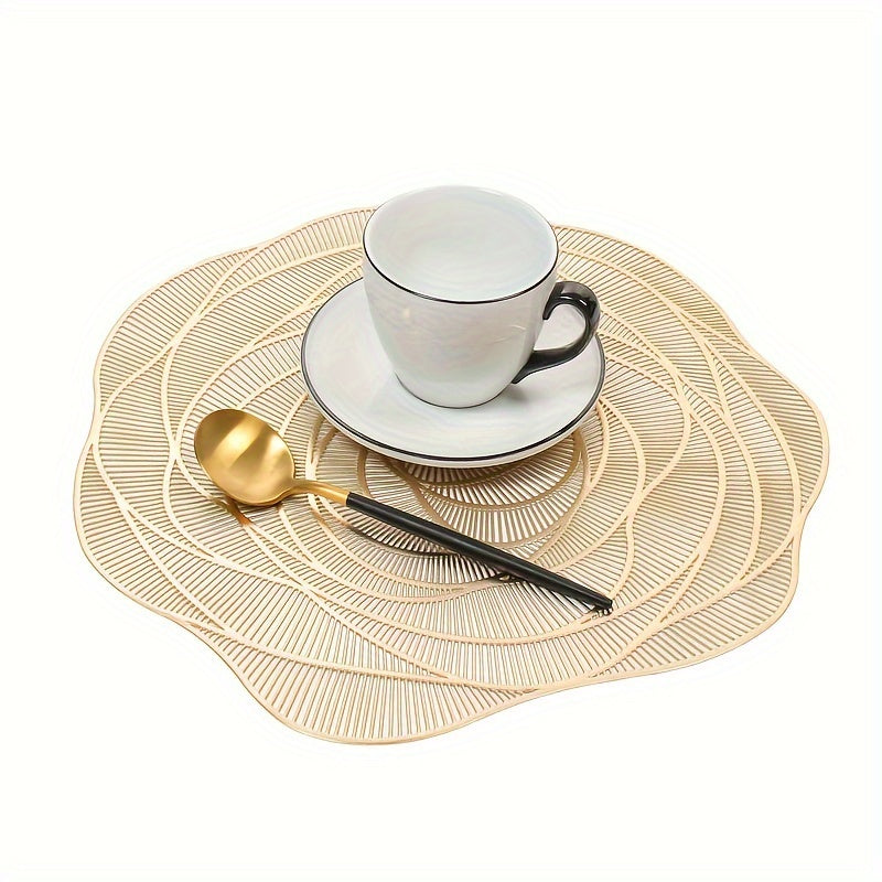 Um conjunto de 6 jogos americanos de PVC para mesas redondas