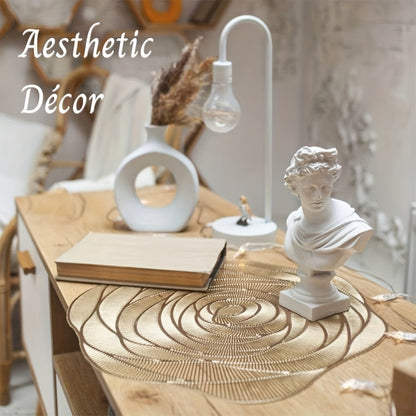 Um conjunto de 6 jogos americanos de PVC para mesas redondas